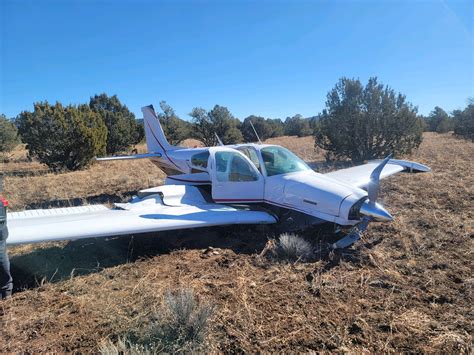 Sally Field Escapes Injury in Plane Mishap .